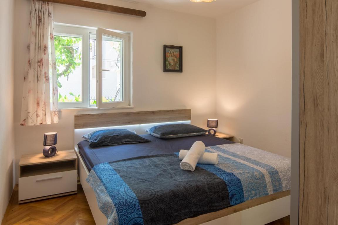 Apartment Pepica Трогір Екстер'єр фото