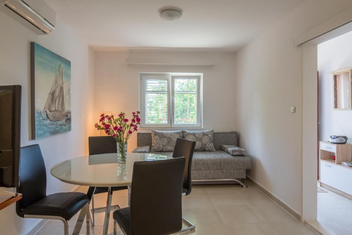 Apartment Pepica Трогір Екстер'єр фото