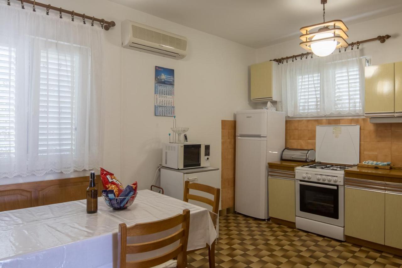 Apartment Pepica Трогір Екстер'єр фото