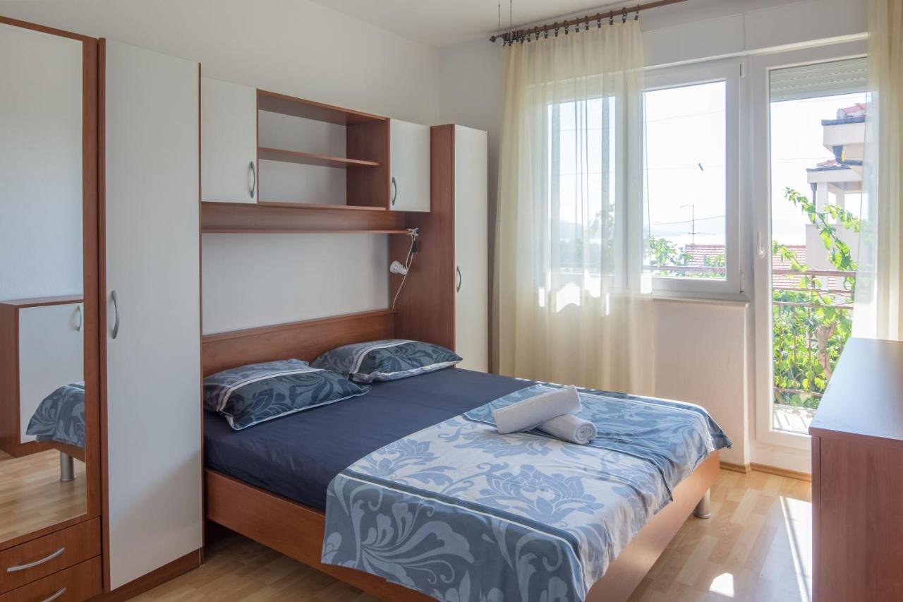 Apartment Pepica Трогір Екстер'єр фото