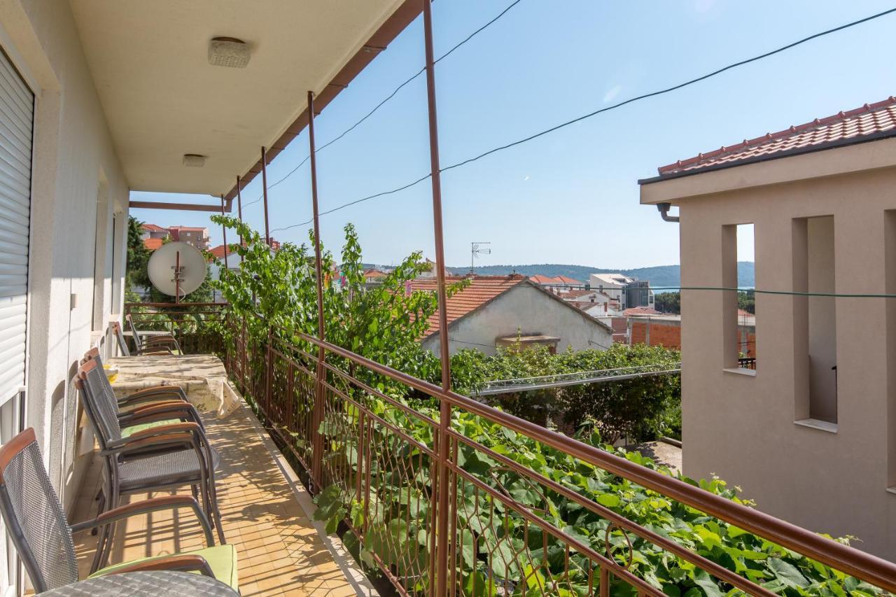 Apartment Pepica Трогір Екстер'єр фото