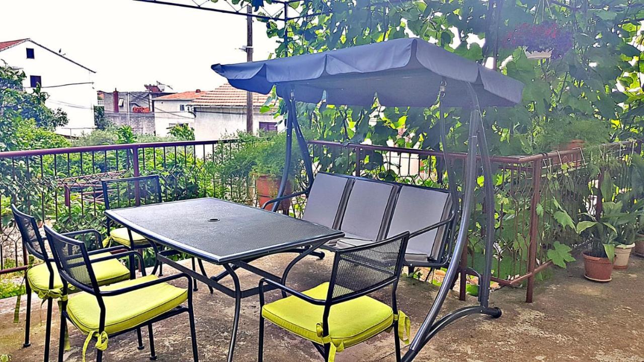 Apartment Pepica Трогір Екстер'єр фото